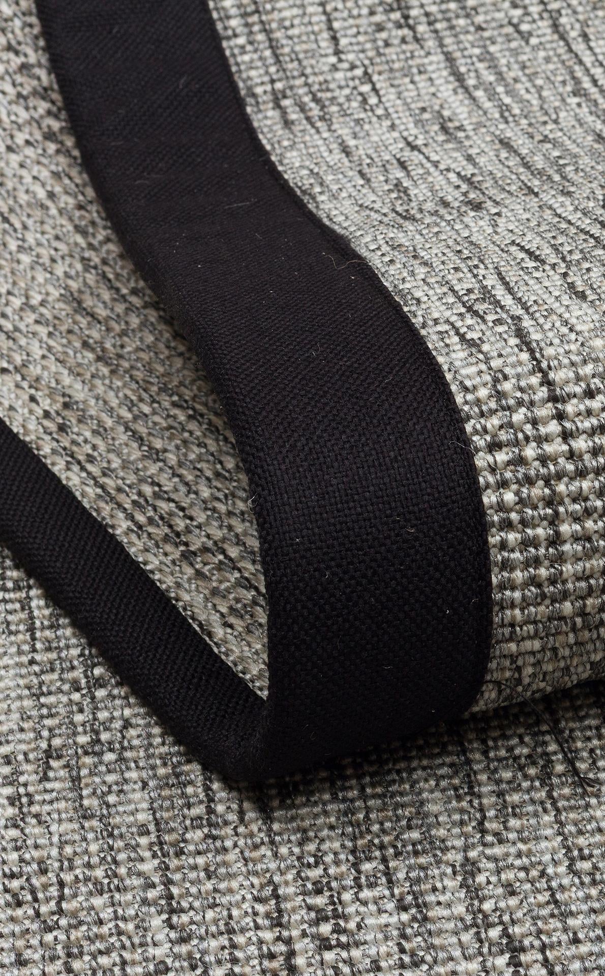 Ventura Grey - Black VNT2705 Border Desenlere Sahip Salon Oturma odası Koridor Mutfak Halısı